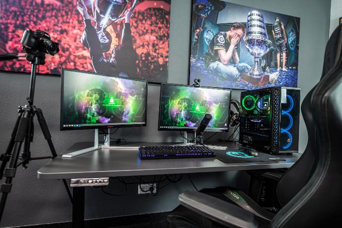 black computer keyboard on white table